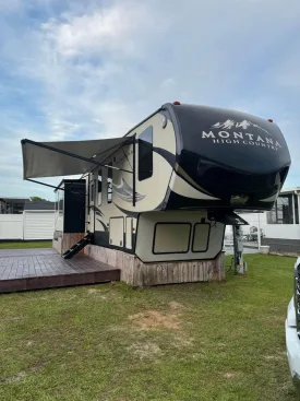 beach trailer for sale - 2 br 5th wheel on a large lot at White Oak Shores in Stella NC
